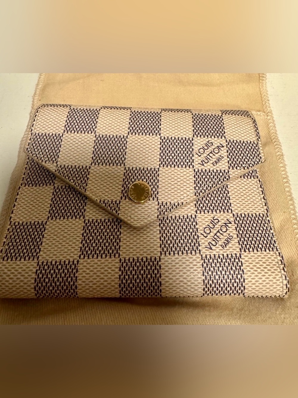 Like New!! Authentic Louis Vuitton Damier Azur DA Victorine Wallet with Dustbag!